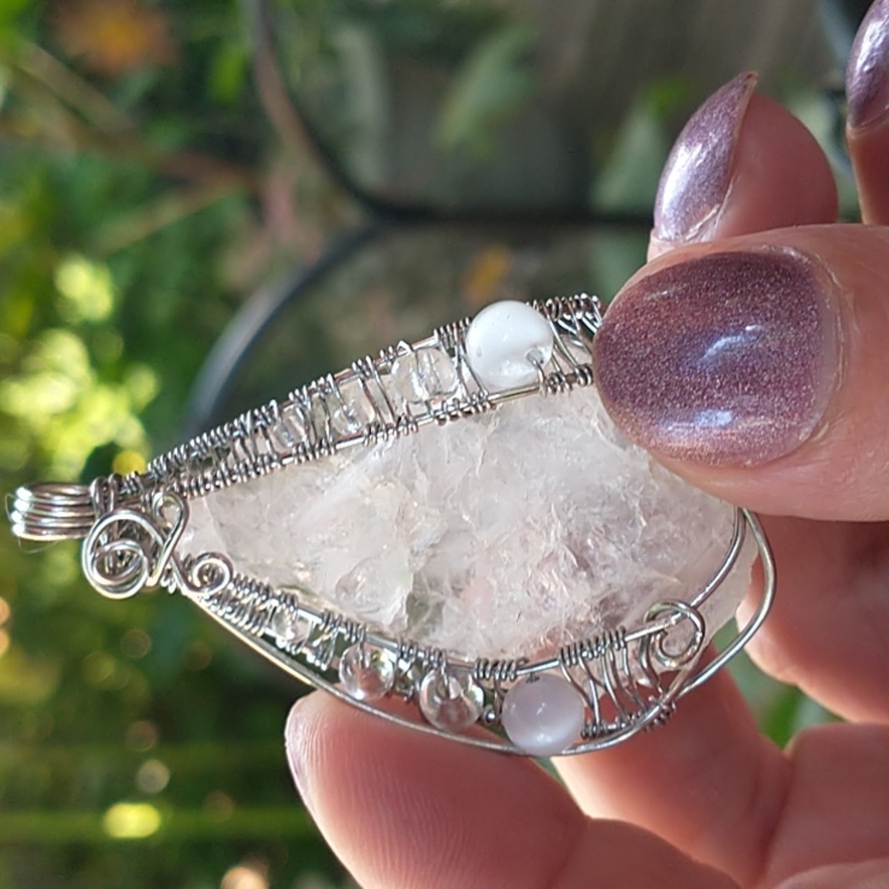 NWT Beautiful Handcrafted Raw Quartz Pendant